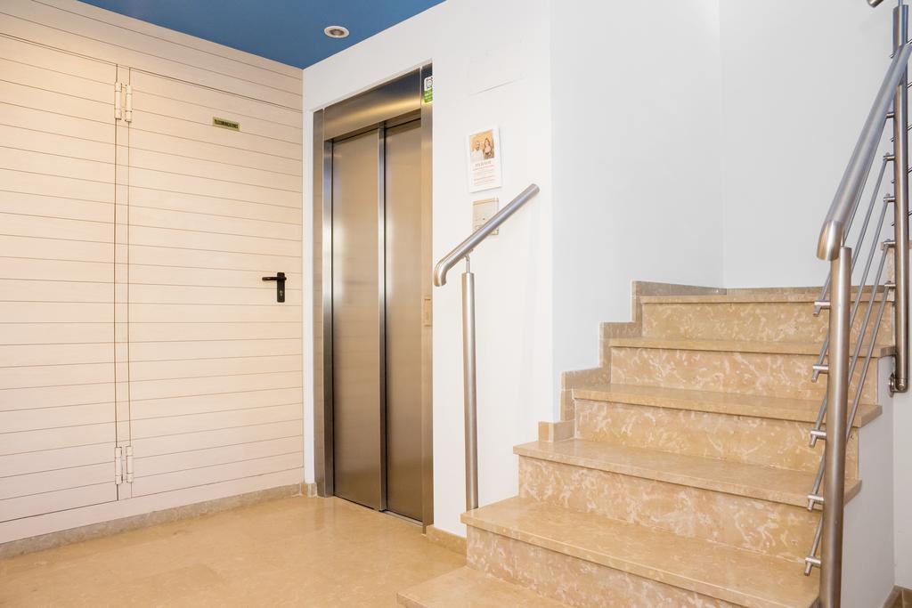 Apartamentos Sabinas El Pilar Zaragoza Dış mekan fotoğraf