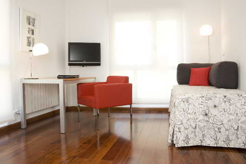 Apartamentos Sabinas El Pilar Zaragoza Dış mekan fotoğraf