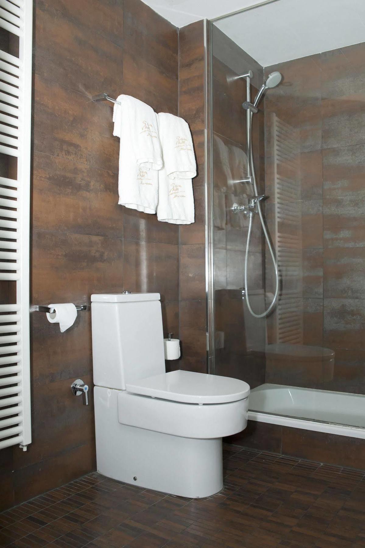Apartamentos Sabinas El Pilar Zaragoza Dış mekan fotoğraf