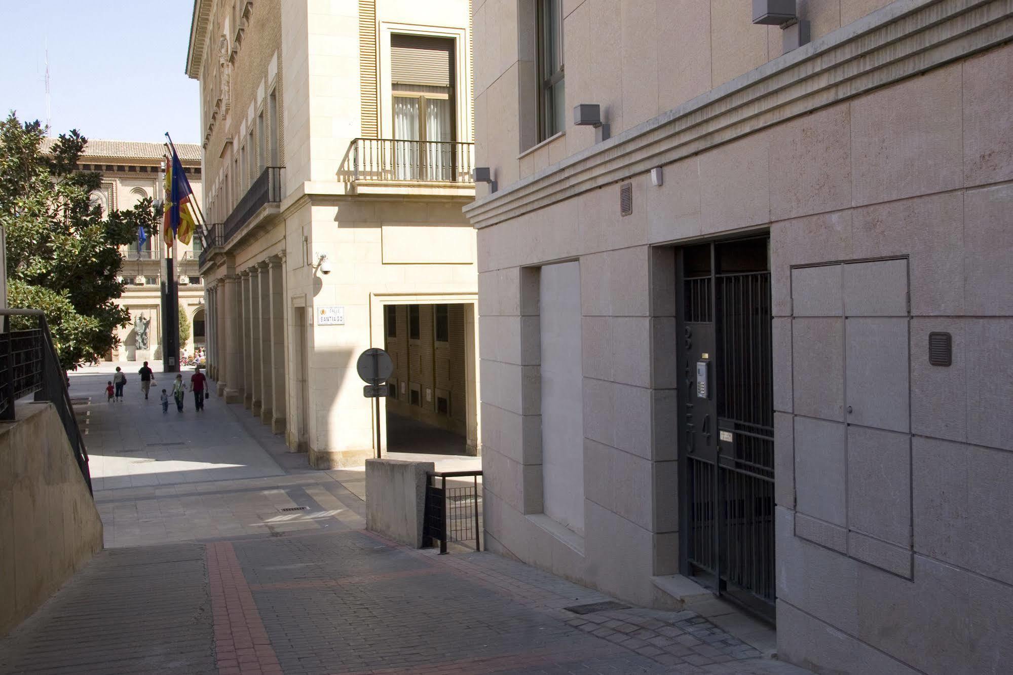 Apartamentos Sabinas El Pilar Zaragoza Dış mekan fotoğraf