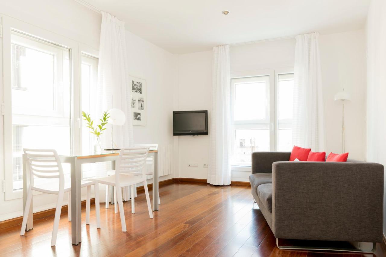 Apartamentos Sabinas El Pilar Zaragoza Dış mekan fotoğraf