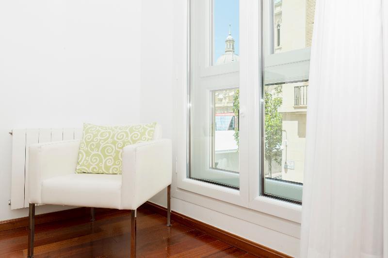 Apartamentos Sabinas El Pilar Zaragoza Dış mekan fotoğraf